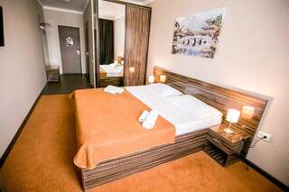 Отель Premier Inn Astana Нур-Султан Двухместный номер Делюкс с 1 кроватью-5