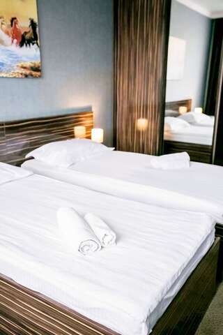 Отель Premier Inn Astana Нур-Султан Бюджетный двухместный номер с 1 кроватью или 2 отдельными кроватями-4